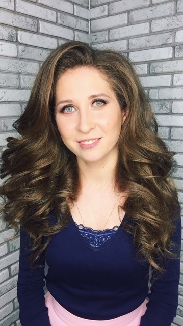 Распущенные, Локоны / Локоны на один бок от Свадебный стилист Кристина Тюпаева 2