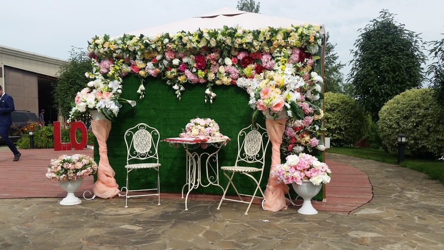 Классика в Шатер от Студия декора Золотой шар 4