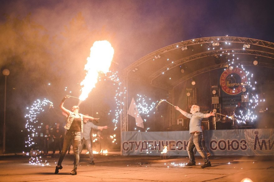 Огненное шоу Rock Fire Fest на свадьбу от Театр огня и света Ферро 14