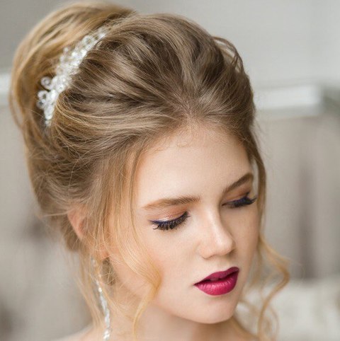 Высокие / Собранные, С аксессуарами / Цветами / Фатой от Свадебный стилист Зульфия Катаева 2