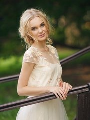 Высокие / Собранные, С аксессуарами / Цветами / Фатой от MakeUp and hairstyle by Saney 1