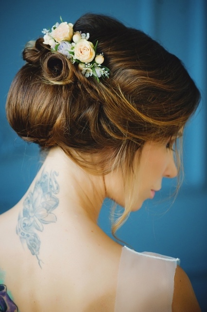Высокие / Собранные, С аксессуарами / Цветами / Фатой от MakeUp and hairstyle by Saney 2