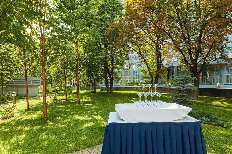 Веранда Renaissance Monarch Centre Moscow Hotel в Москве 11