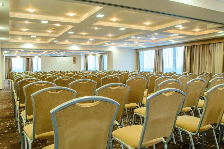 Банкетный зал / Ресторан SK Royal Hotel в Москве 1