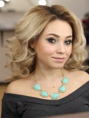 Локоны / Локоны на один бок, Распущенные от Свадебный стилист-визажист Варибрус Мария 1