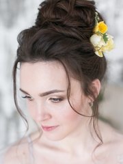Высокие / Собранные, Пучок, С аксессуарами / Цветами / Фатой от Nadya Nezhinka Beauty Studio 2