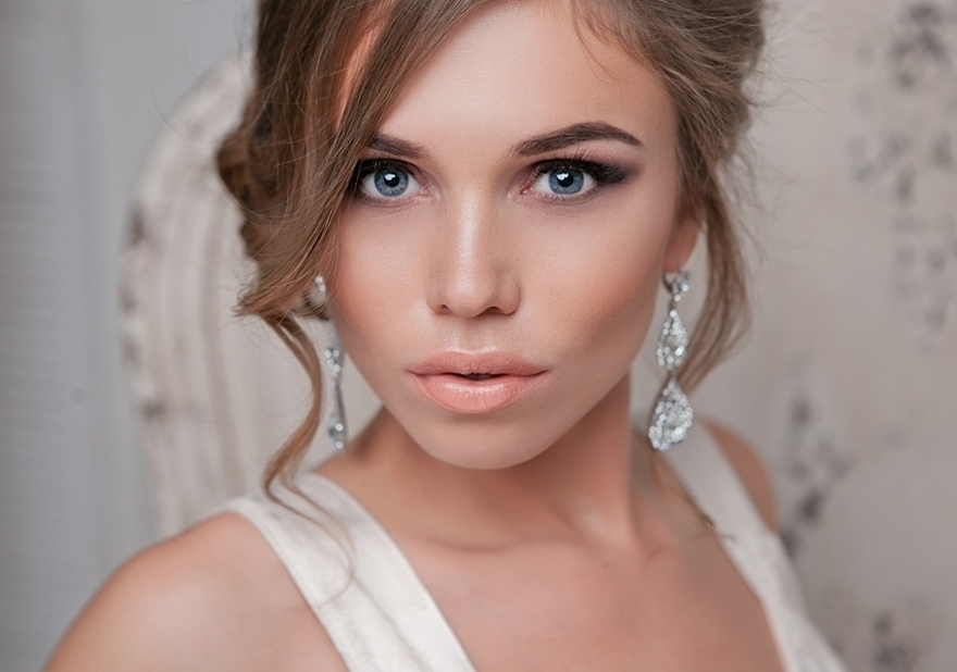 С аксессуарами / Цветами / Фатой, Пучок от Nadya Nezhinka Beauty Studio 3