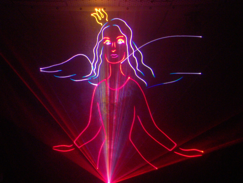 Лазерное шоу на свадьбу от Laser Artist – профессиональное лазерное шоу 9