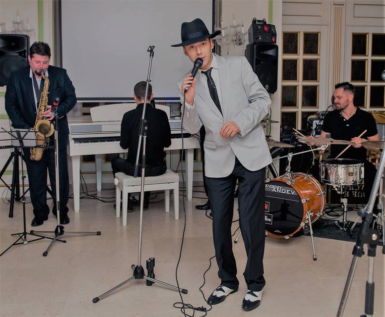 Саксофонист Антон Боев на свадьбу 3