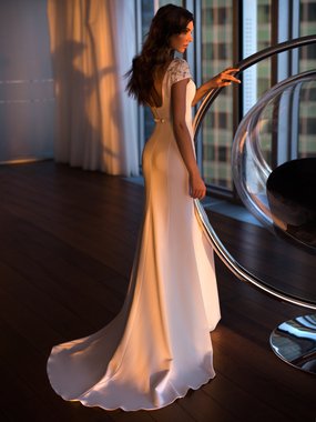 Свадебное платье Адриана. Силуэт Рыбка. Цвет Белый / Молочный. Вид 2