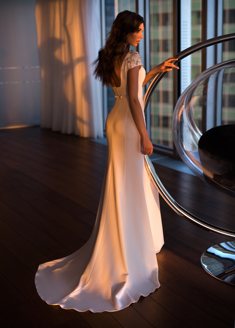 Свадебное платье Адриана. Силуэт Рыбка. Цвет Белый / Молочный. Вид 2