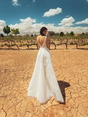 Свадебное платье Mirilai. Силуэт А-силуэт. Цвет Белый / Молочный. Вид 2