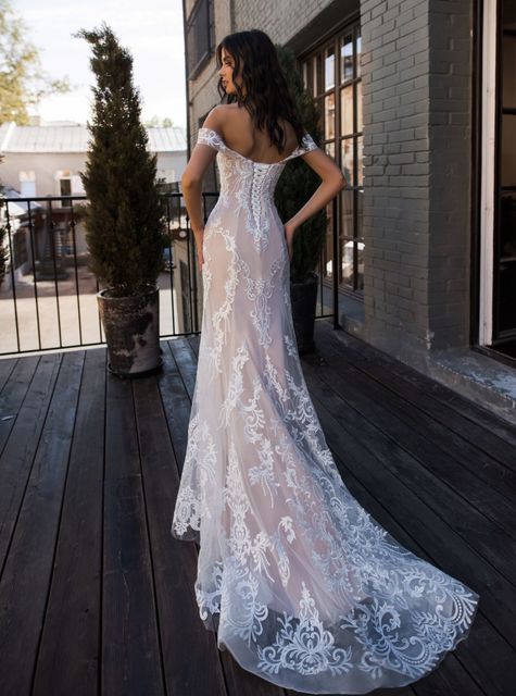 Свадебное платье Габриэль. Силуэт Рыбка. Цвет Айвори / Капучино. Вид 2