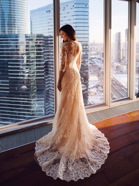 Свадебное платье Лагерта. Силуэт Рыбка. Цвет Персик / Оранжевый. Вид 2