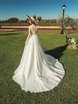 Свадебное платье Maris. Силуэт А-силуэт. Цвет Белый / Молочный. Вид 2
