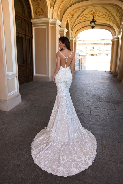 Свадебное платье Chicoreus Chicoreum. Силуэт Рыбка. Цвет Белый / Молочный. Вид 2