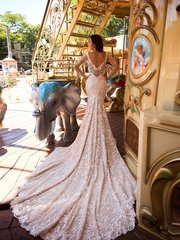 Свадебное платье Vasum Turbinellus. Силуэт Рыбка. Цвет Белый / Молочный. Вид 2