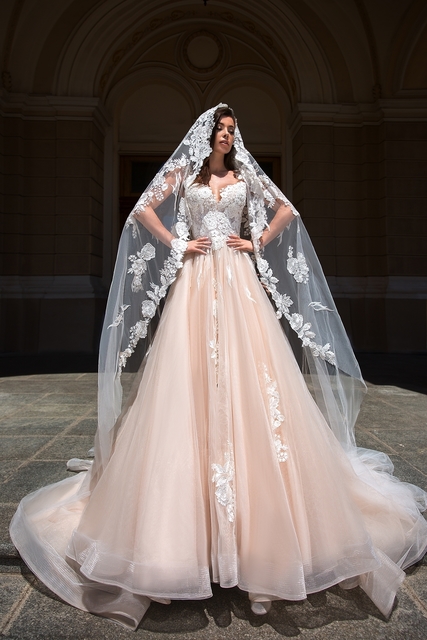 Свадебное платье Cupraea Tigris. Силуэт А-силуэт. Цвет Айвори / Капучино. Вид 3