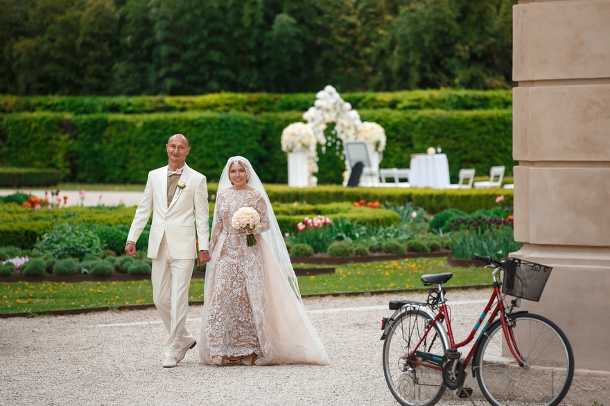 Классика в Выездная регистрация, Ресторан / Банкетный зал от Студия цветов Slava Rosca 12