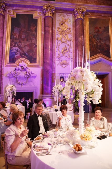 Классика в Выездная регистрация, Ресторан / Банкетный зал от Студия цветов Slava Rosca 15