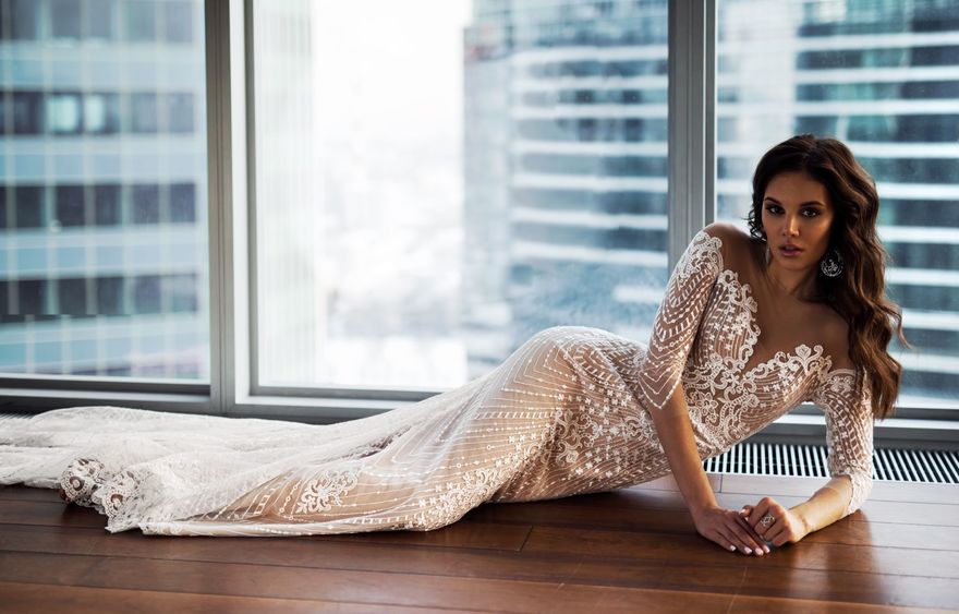 Свадебное платье Рейн. Силуэт Рыбка, Прямое. Цвет Айвори / Капучино. Вид 3