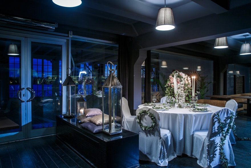 Классика в Ресторан / Банкетный зал от Студия цветов Slava Rosca 2