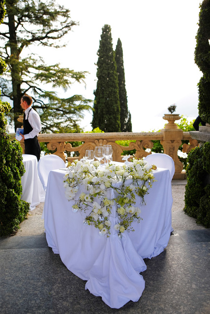 Классика в Ресторан / Банкетный зал от Студия цветов Slava Rosca 7