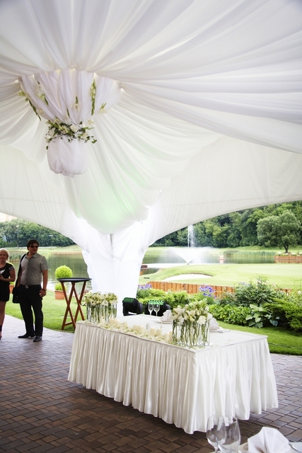 Классика в Ресторан / Банкетный зал от Студия цветов Slava Rosca 5