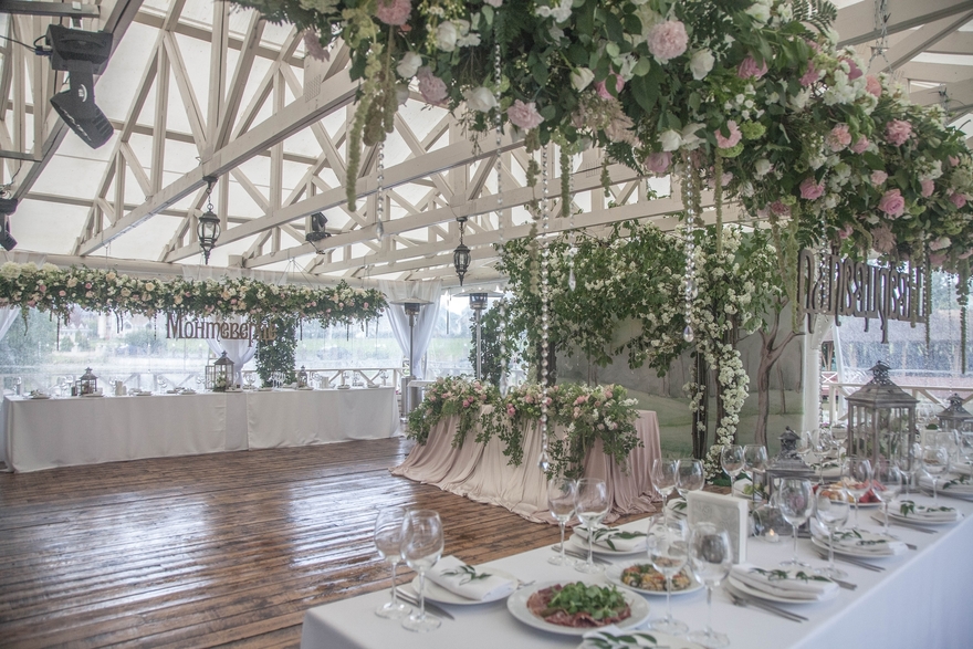 Весенняя / Летняя в Ресторан / Банкетный зал от Авторская студия MaryArty 7