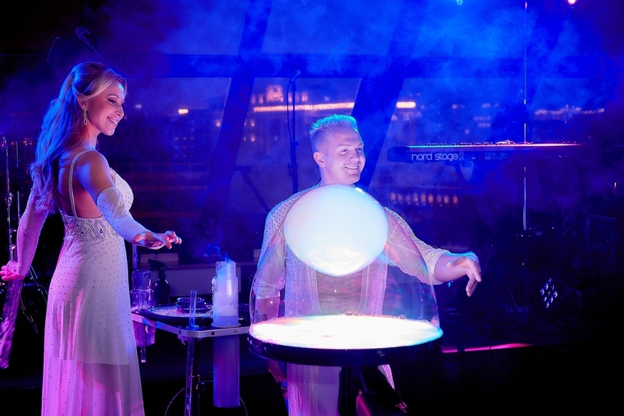 Шоу мыльных пузырей на свадьбу от Шоу Сергея и Светланы Чуйко 17