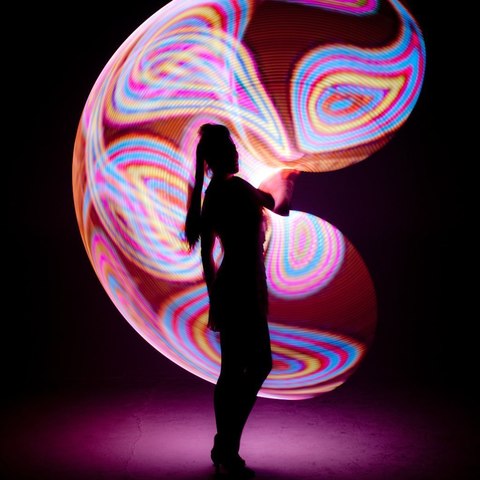 Игра с Хула-хупами на свадьбу от Свето-цирковое ART SHOW 6