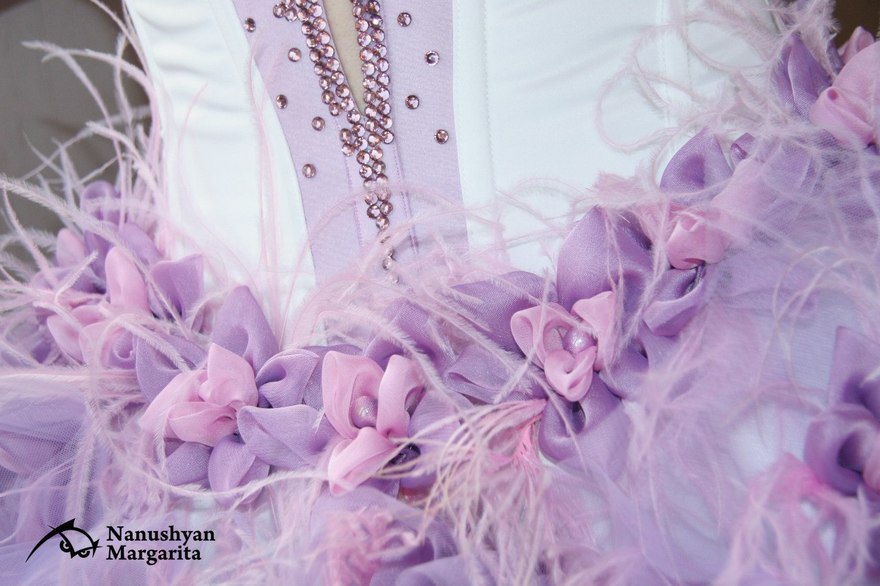 Свадебное платье Цветочная поляна. Силуэт Пышное. Цвет Белый / Молочный, Лавандовый / Фиолетовый. Вид 3