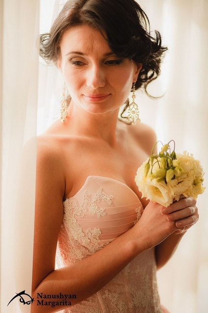 Свадебное платье Персиковая роза. Силуэт А-силуэт. Цвет Персик / Оранжевый, оттенки Розового. Вид 2