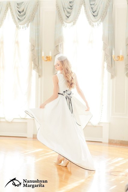 Свадебное платье Балерина. Силуэт А-силуэт. Цвет Белый / Молочный, Черный. Вид 2