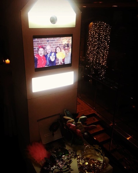 Фотостойка в аренду на свадьбу от Фотобудка Photobox 5