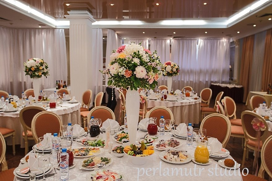Классика, Шебби шик в Ресторан / Банкетный зал от Студия декора и флористики Perlamutr studio 13
