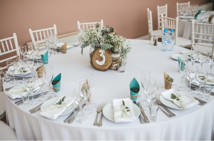 Рустик в Ресторан / Банкетный зал от Студия декора и флористики Perlamutr studio 15