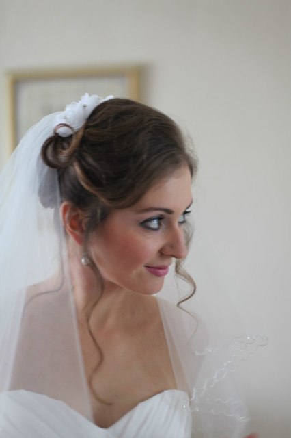 Высокие / Собранные, С аксессуарами / Цветами / Фатой от Свадебный стилист Ольга Силаева 2