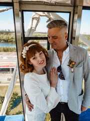 Локоны / Локоны на один бок, С аксессуарами / Цветами / Фатой от Свадебный стилист Ольга Силаева 1