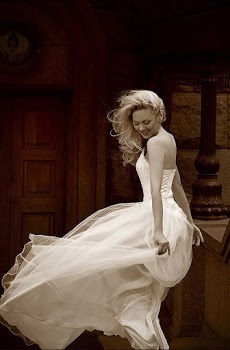 Распущенные, Волны, Локоны / Локоны на один бок от Свадебный стилист Katrin Zyazina 2