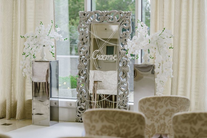 Классика в Выездная регистрация, Ресторан / Банкетный зал от Студия декора Magicweddings 4