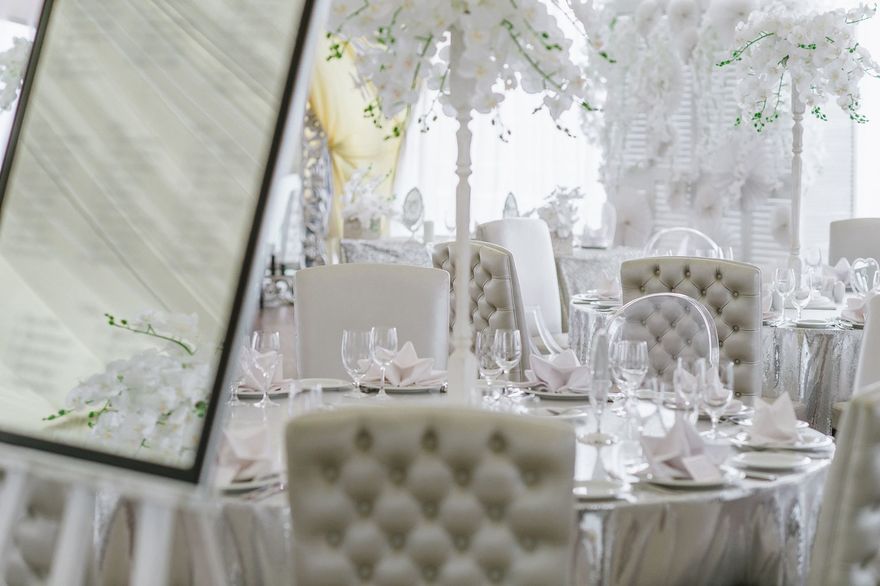 Классика в Выездная регистрация, Ресторан / Банкетный зал от Студия декора Magicweddings 11