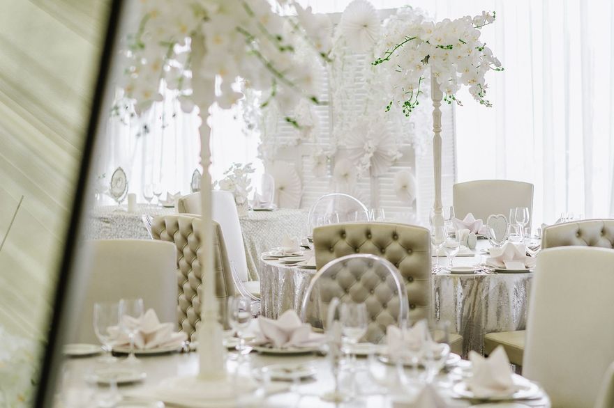 Классика в Выездная регистрация, Ресторан / Банкетный зал от Студия декора Magicweddings 12