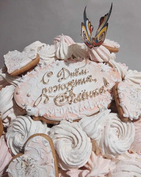 оттенки Белого Букет из зефира и пряничков от Свадебный сладкий стол под ключ 2