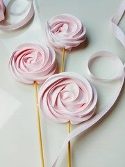 оттенки Розового Меренга на палочке от Свадебный сладкий стол под ключ 1