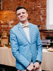  Ведущий Артем Зеленков 1