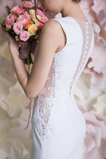 Свадебное платье Бернадет. Силуэт Прямое. Цвет Белый / Молочный. Вид 4