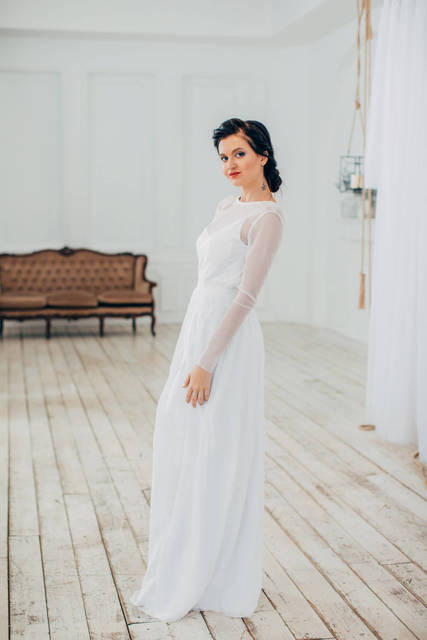 Свадебное платье Вероник. Силуэт Прямое. Цвет Белый / Молочный. Вид 3