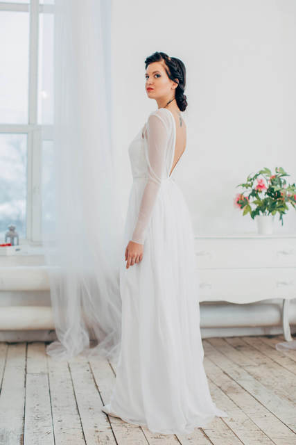 Свадебное платье Вероник. Силуэт Прямое. Цвет Белый / Молочный. Вид 4