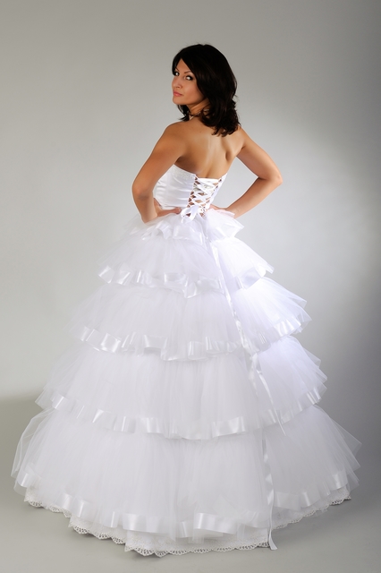 Свадебное платье 064. Силуэт Пышное. Цвет Белый / Молочный. Вид 2